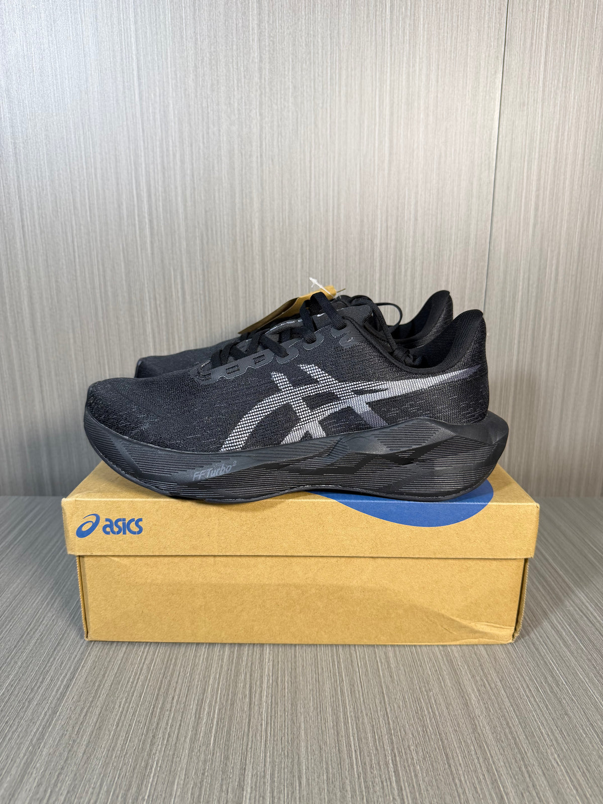 Asics NovaBlast 6