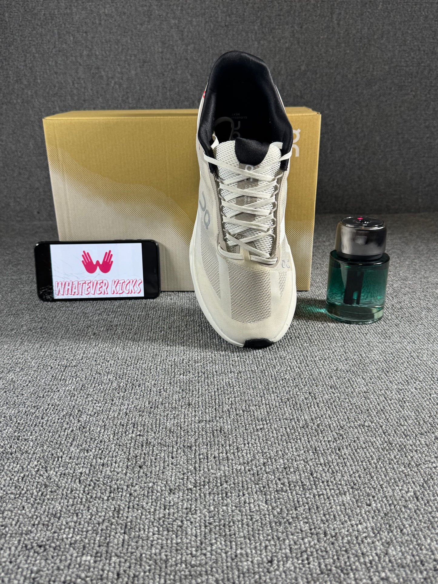 On Cloudsurfer Next running shoes in the Fog/Ivory