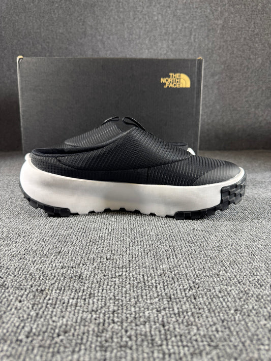 North Face Mule Black / White