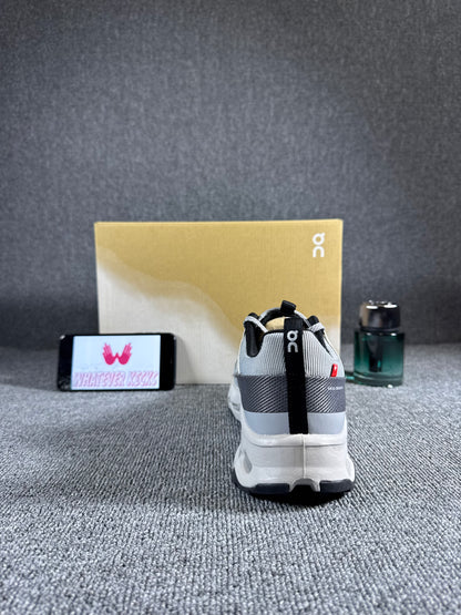 On Running Cloudhorizon in the Alloy/Frost colorway