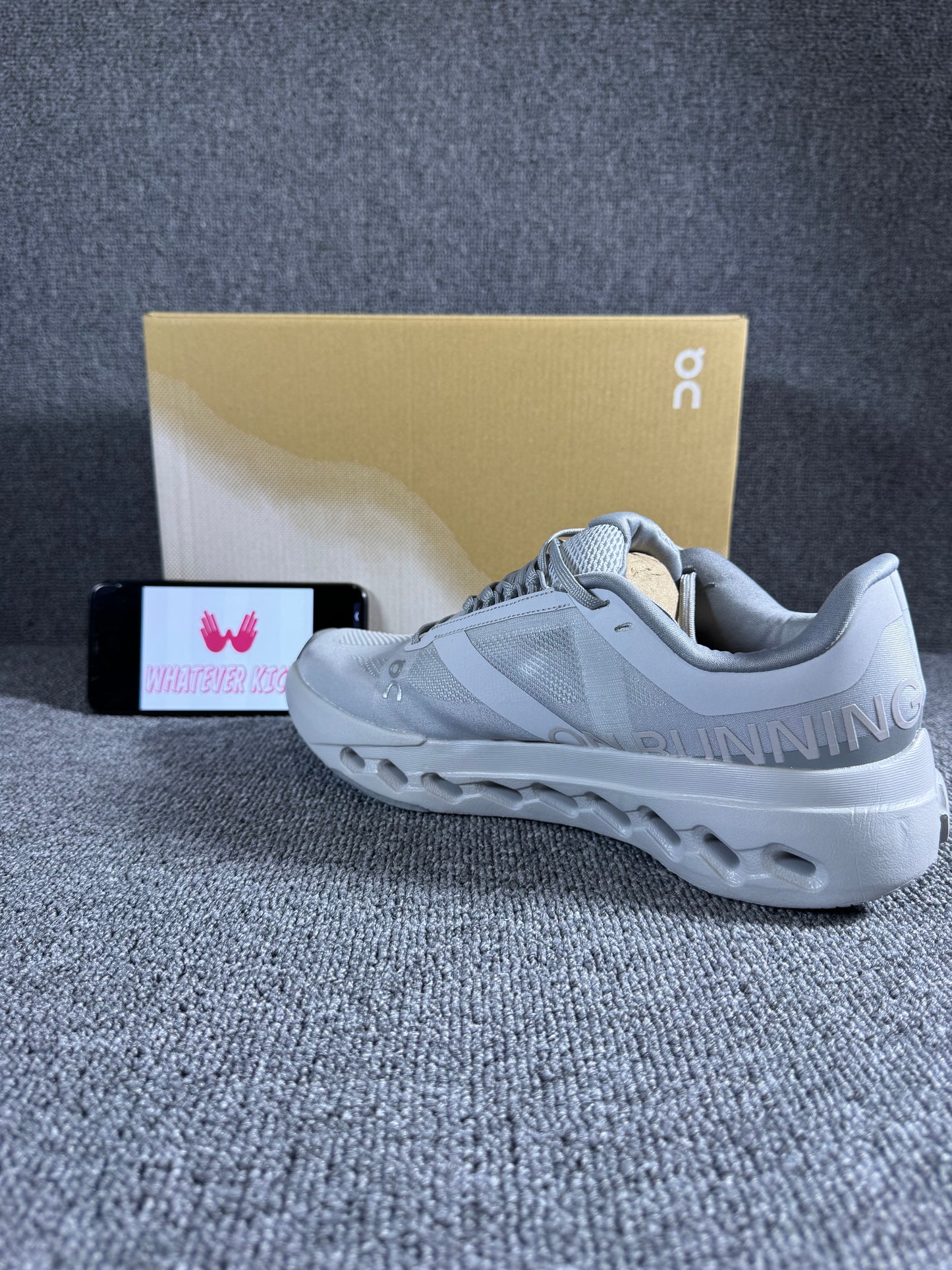 On Cloud surfer Next running shoes in grey and white