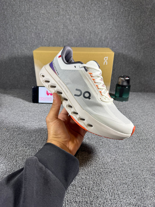 On Cloud surfer Next running shoes in the white/flame