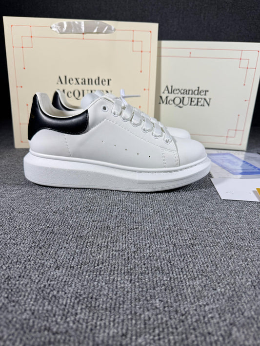 Alexander McQueen White / Black