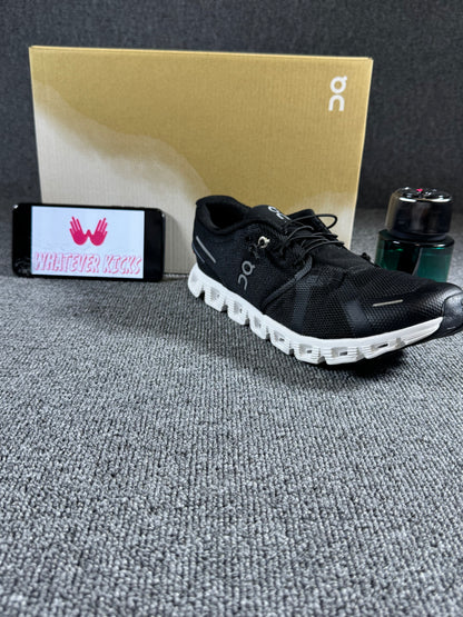 On Cloud 5 sneaker in the black and white