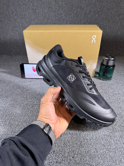 On Running Cloudventure 2 x Loewe sneakers in the black/gunmetal