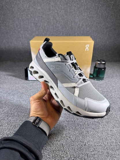 On Running Cloudhorizon in the Alloy/Frost colorway