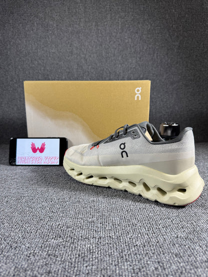 Running Cloudtilt sneaker in the Rock/Sand