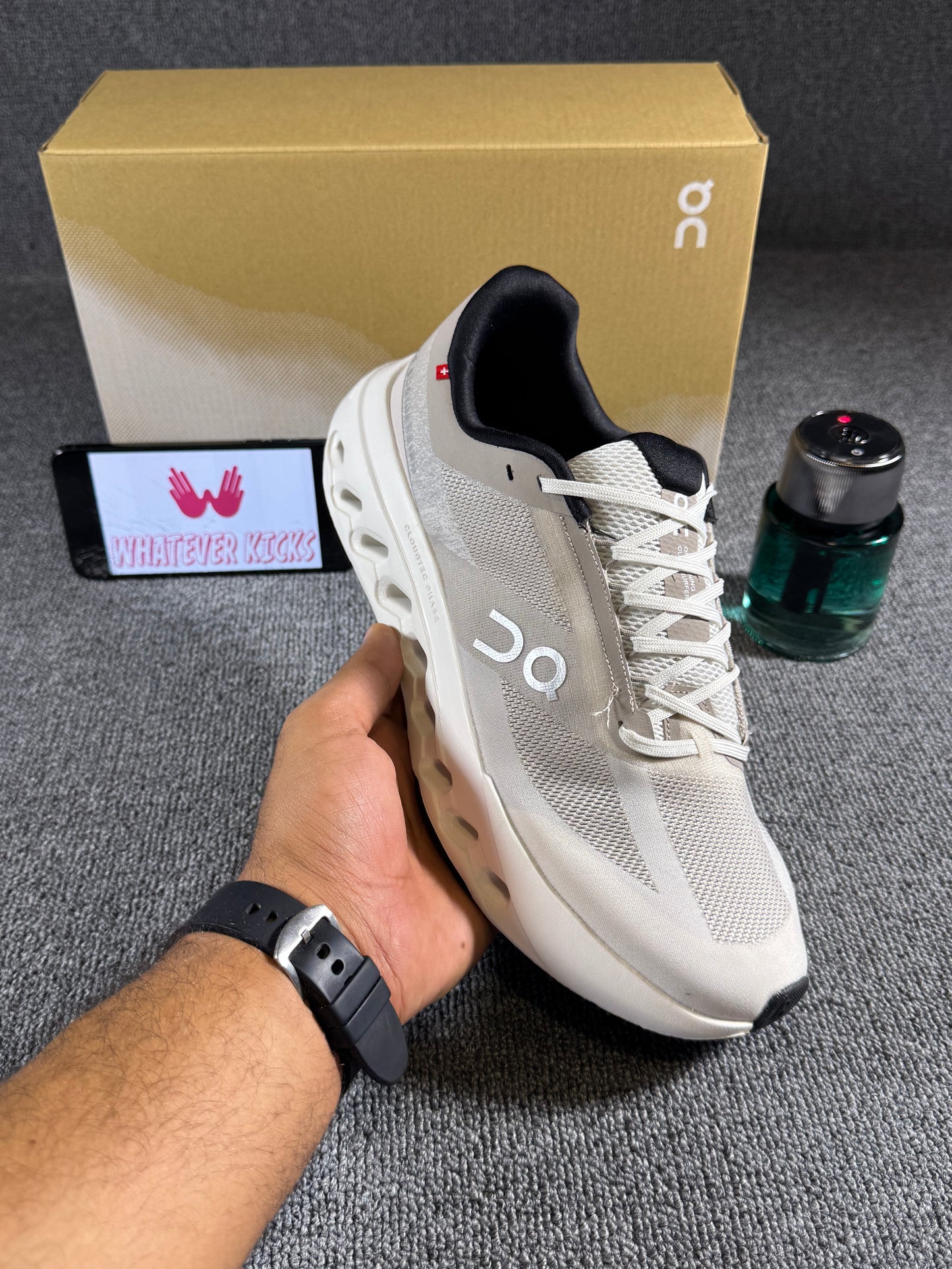 On Cloudsurfer Next running shoes in the Fog/Ivory