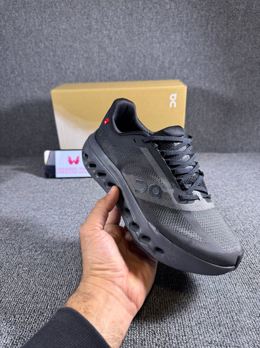 On Cloud surfer Next running shoe in the black/eclipse