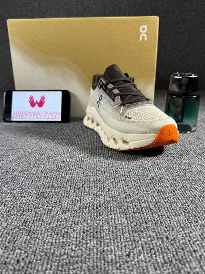 On Cloudtilt sneakers in the "Iron/Dew" colorway