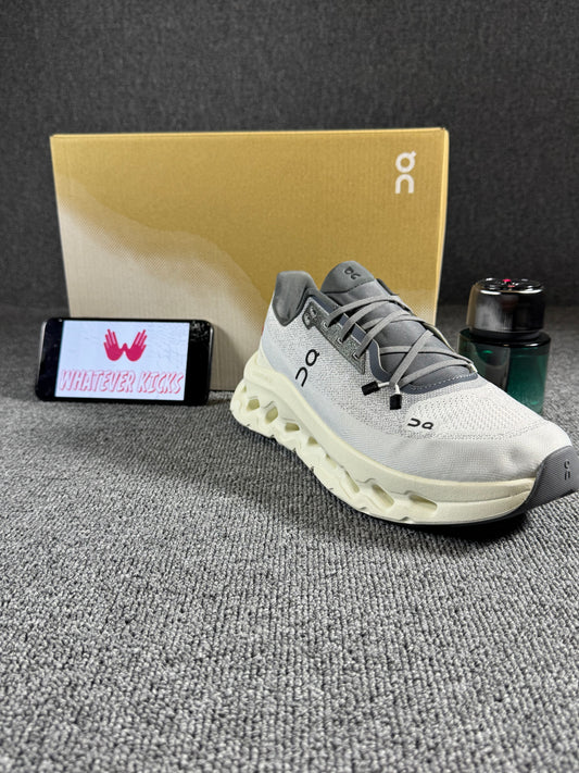 On Cloud tilt in the "Rock/Ivory"