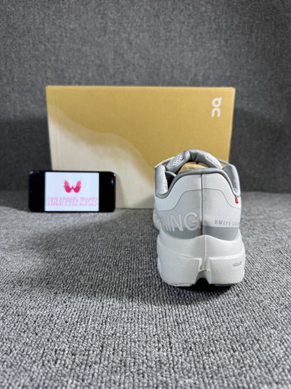 On Cloud surfer Next running shoes in grey and white