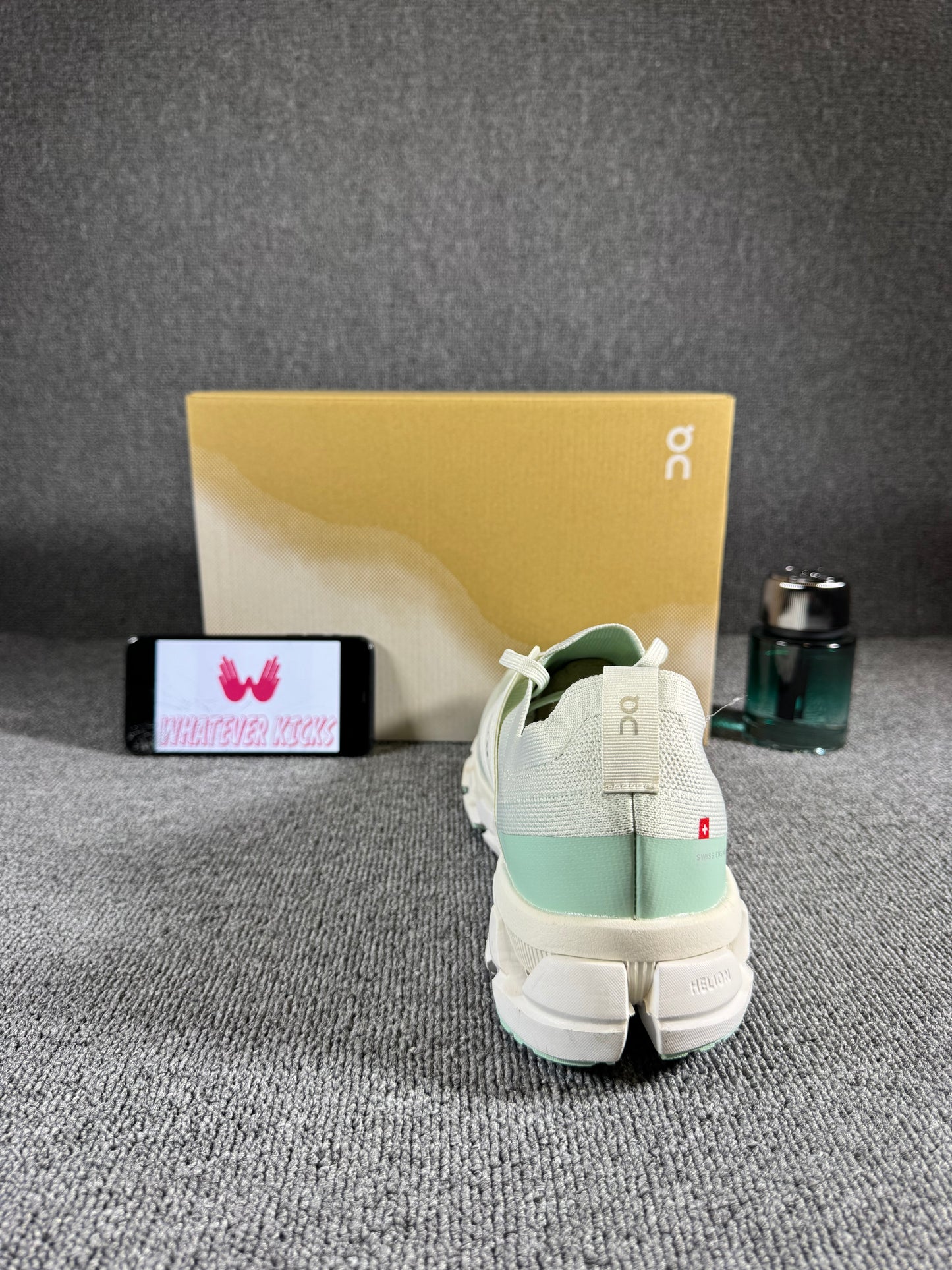 On Cloudswift 3 running shoes in the "Ivory/Creek"