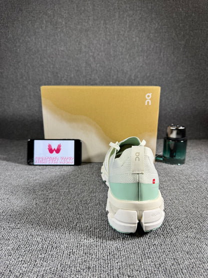 On Cloudswift 3 running shoes in the "Ivory/Creek"