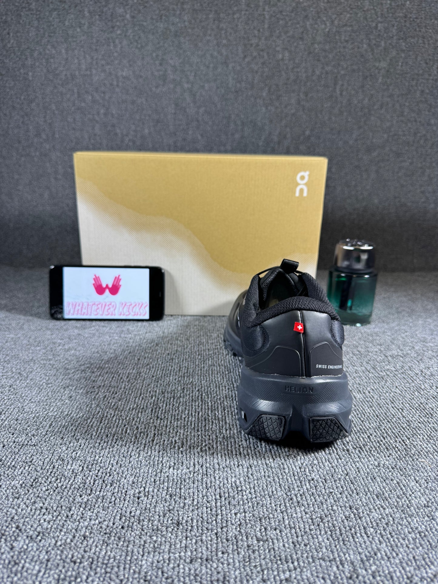 On Running Cloudventure 2 x Loewe sneakers in the black/gunmetal