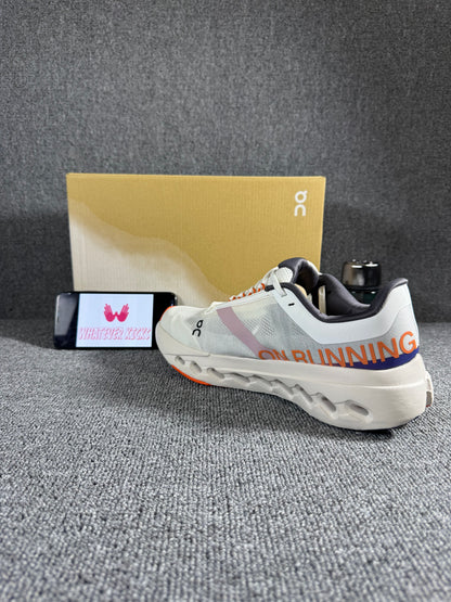 On Cloud surfer Next running shoes in the white/flame