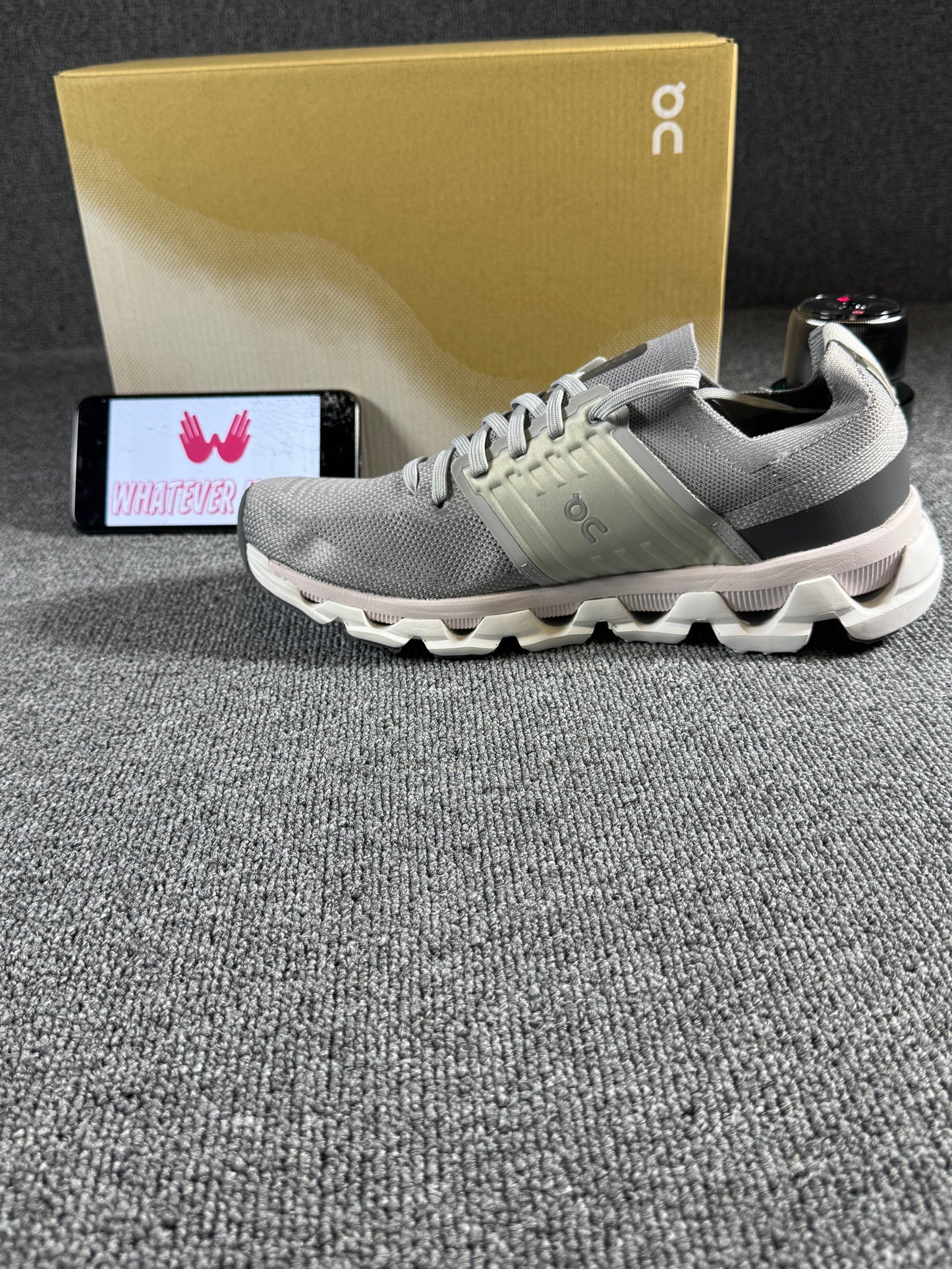 On Cloudswift 3 running shoes in an Alloy/Glacier