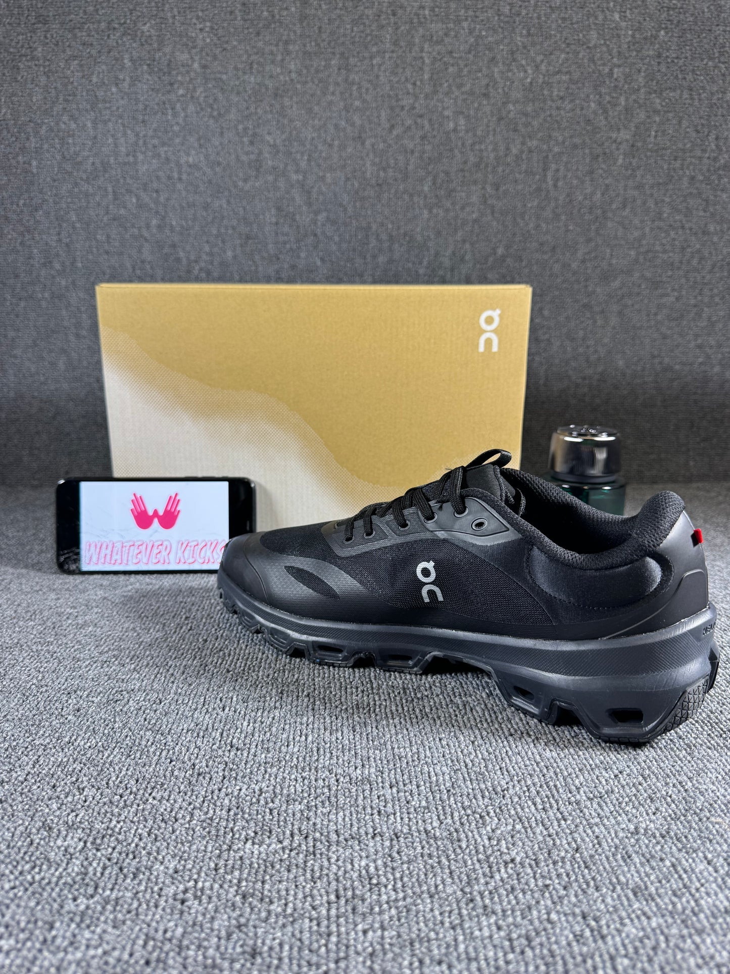On Running Cloudventure 2 x Loewe sneakers in the black/gunmetal