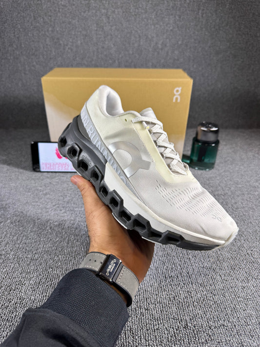 On Cloudmonster 2 running shoes in the Frost/Rock