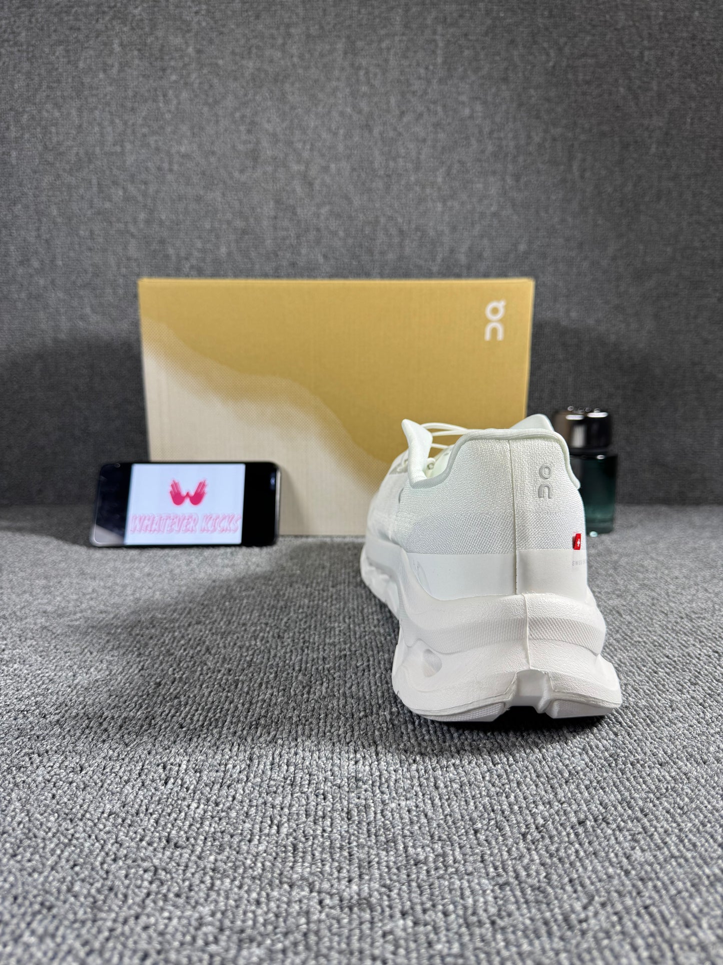 On Cloud tilt sneakers in white