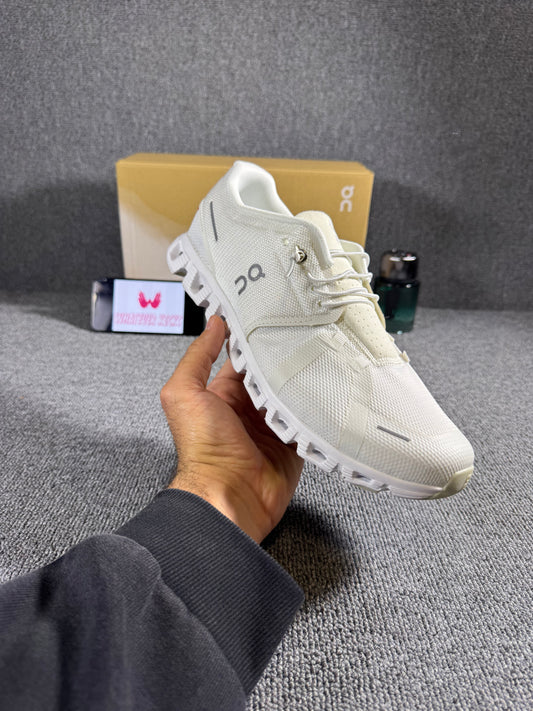 On Cloud 5 unisex training and running shoes in all white