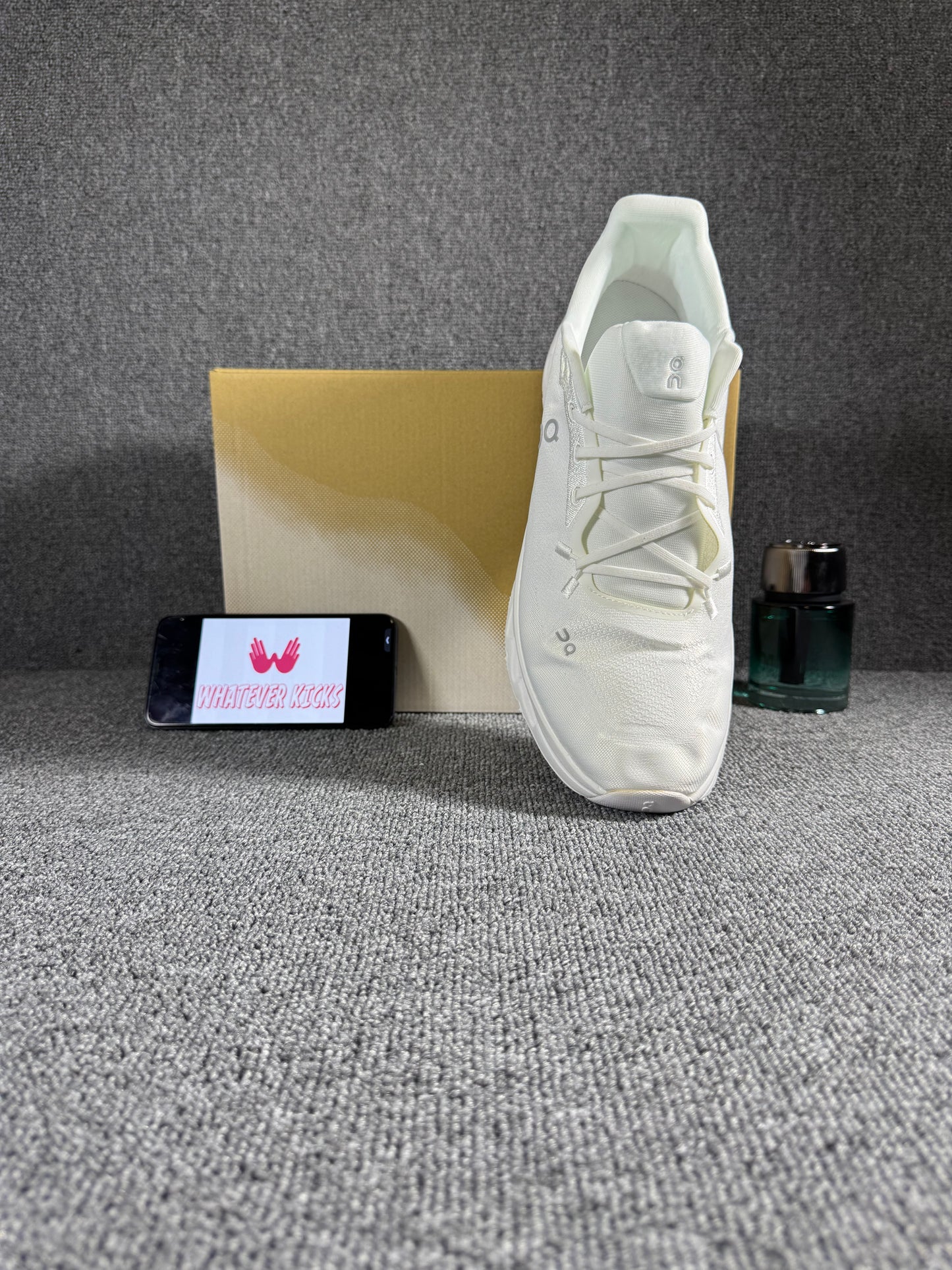 On Cloud tilt sneakers in white