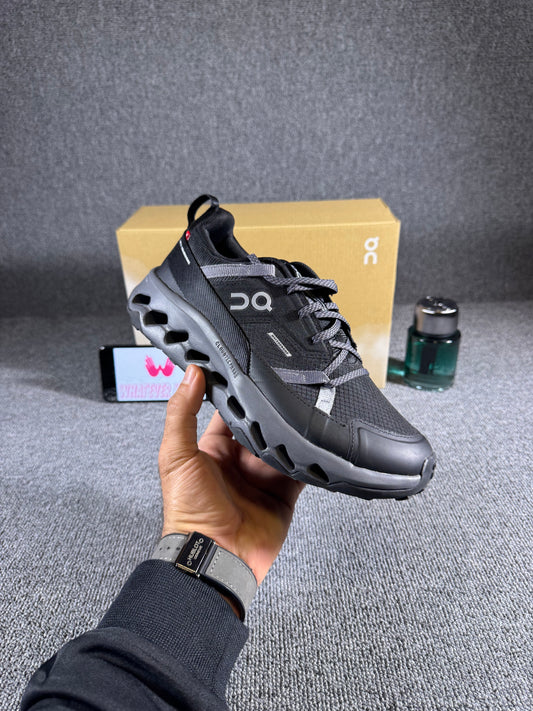 On Running Cloudhorizon Waterproof shoe in the black and eclips