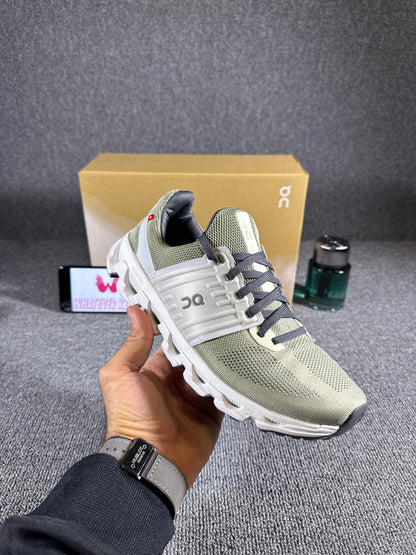 On Running Cloudswift 3 AD sneaker in the Alloy/Glacier