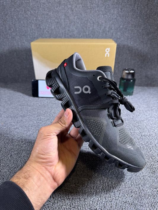 On Cloud X 3 or 4 training black