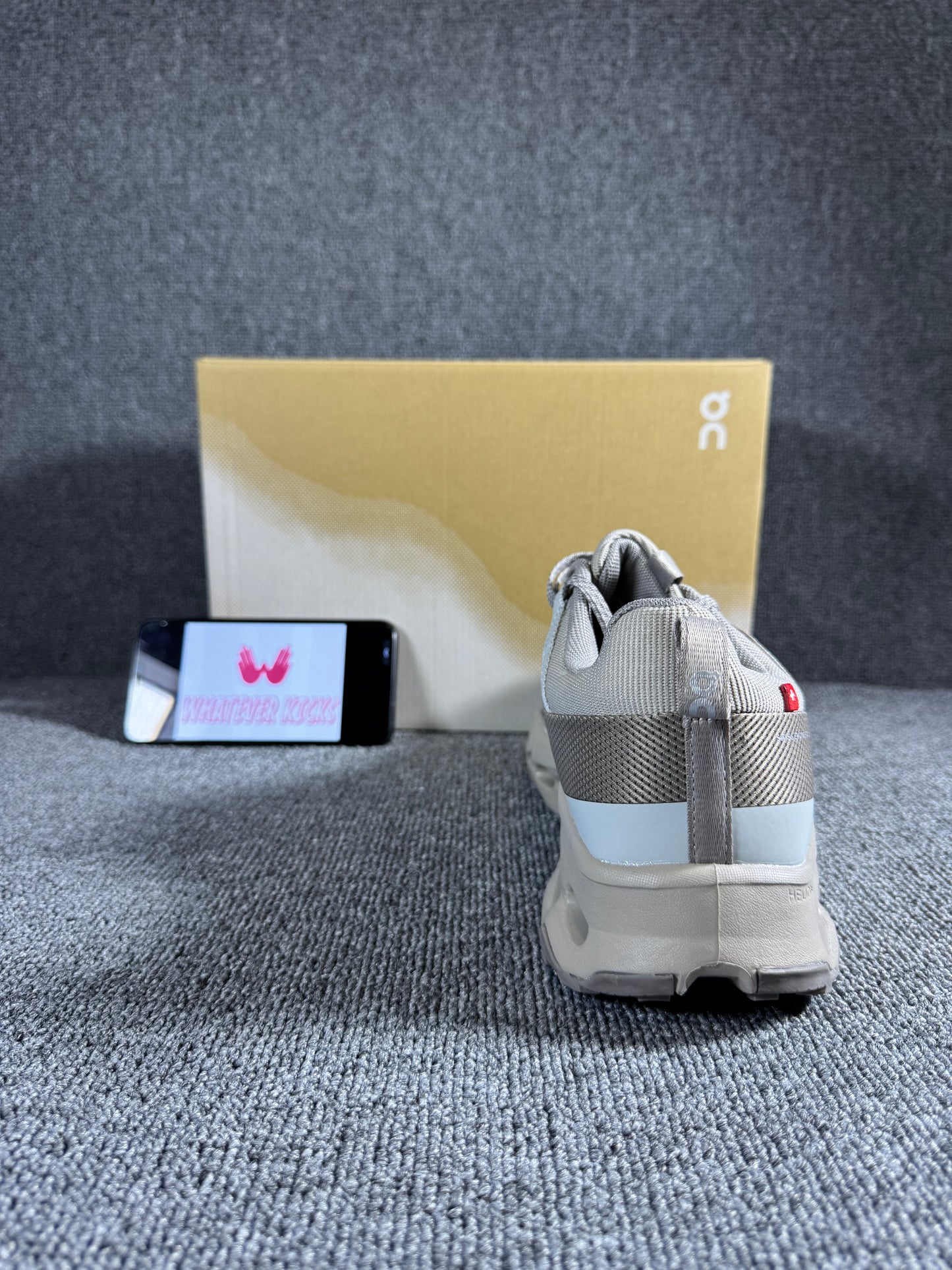 On Cloud horizon hiking shoe in the Alloy/Frost