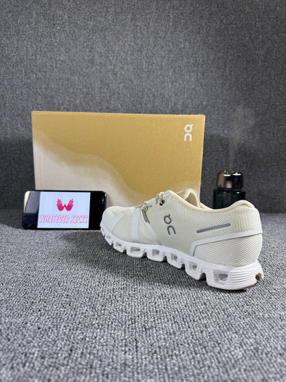 On Cloud 5 cream/sand