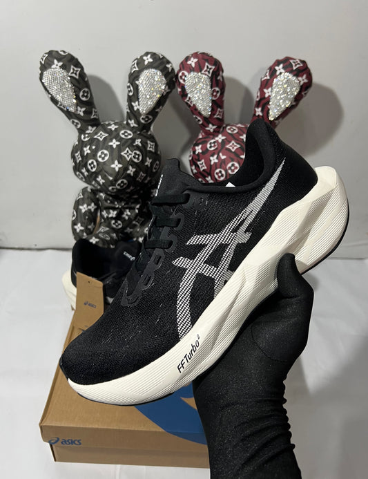 Asics NovaBlast 6
