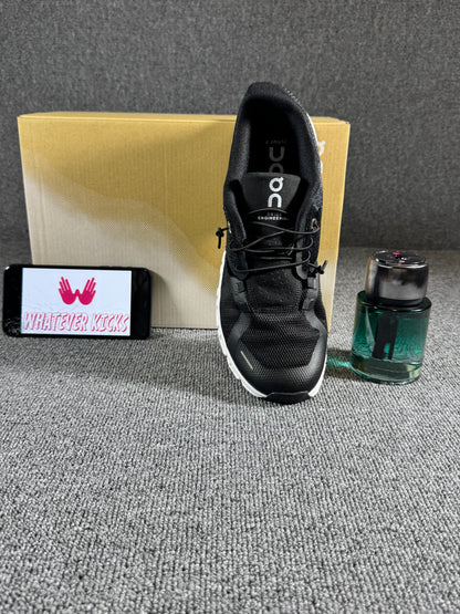 On Cloud 5 sneaker in the black and white