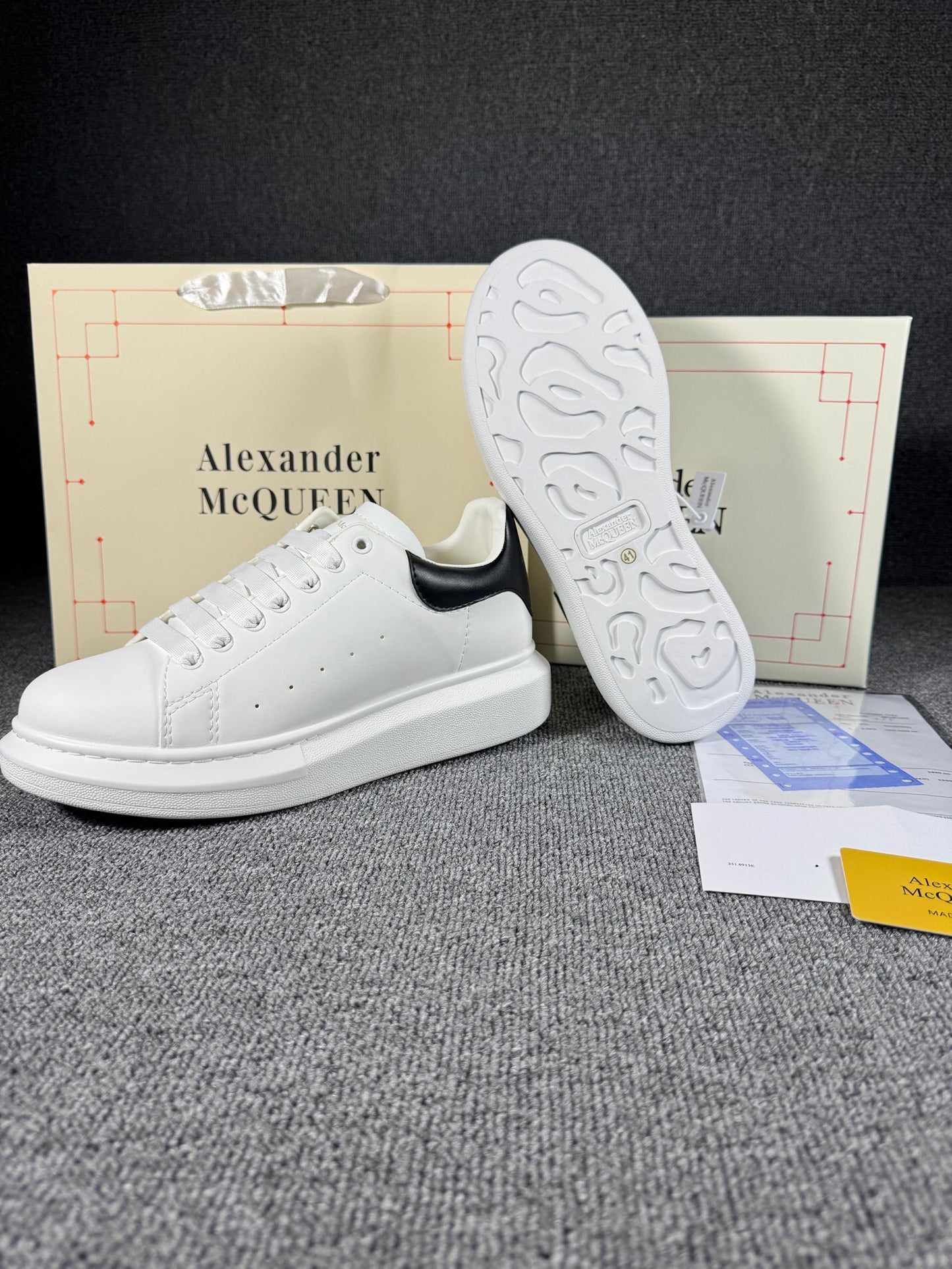 Alexander McQueen White / Black