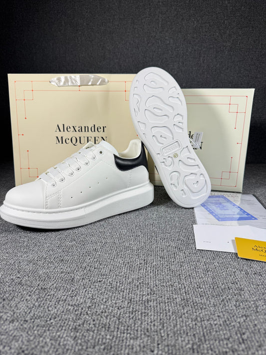Alexander McQueen White / Black