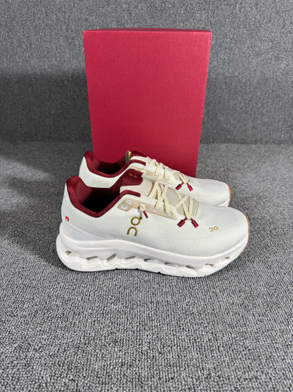 On Running Cloudtilt "Pearl/Ivory"