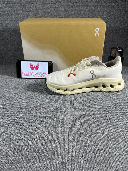 On Cloud tilt sneaker in the Sand/Cream colorway