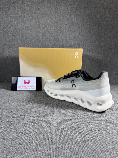 On Cloud tilt sneaker in the gray/rock and ivory