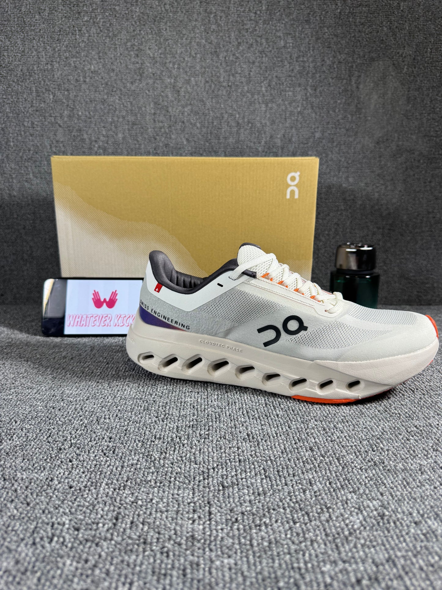 On Cloud surfer Next running shoes in the white/flame