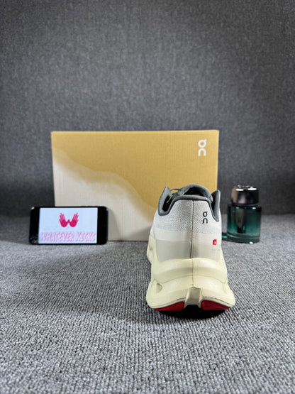 Running Cloudtilt sneaker in the Rock/Sand