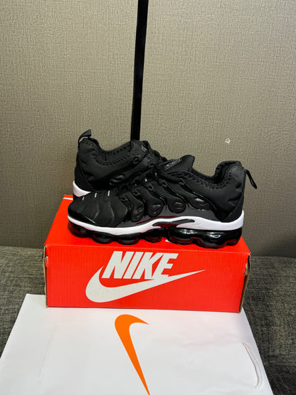 Nike VaproMax Black / White