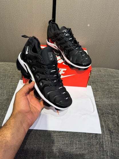 Nike VaproMax Black / White