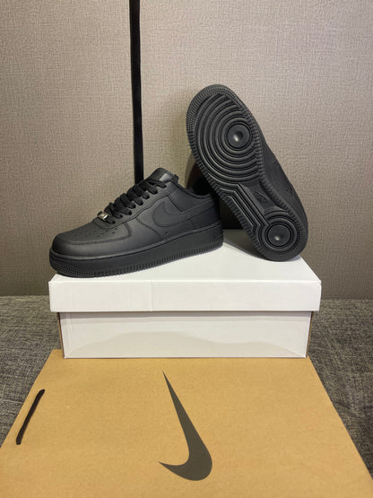 Nike Air Force Black
