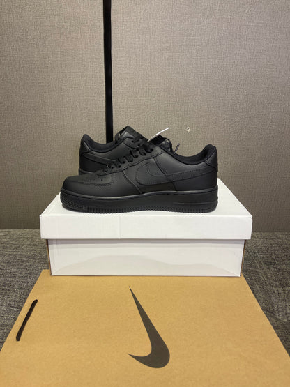 Nike Air Force Black