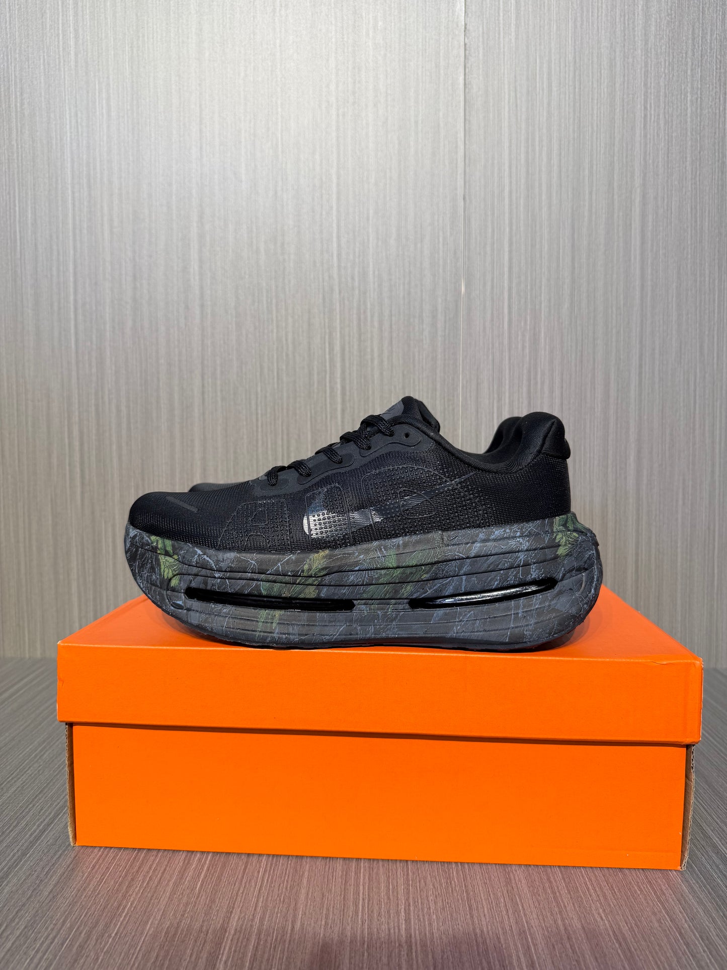 NIKE VOMERO PREMIUM