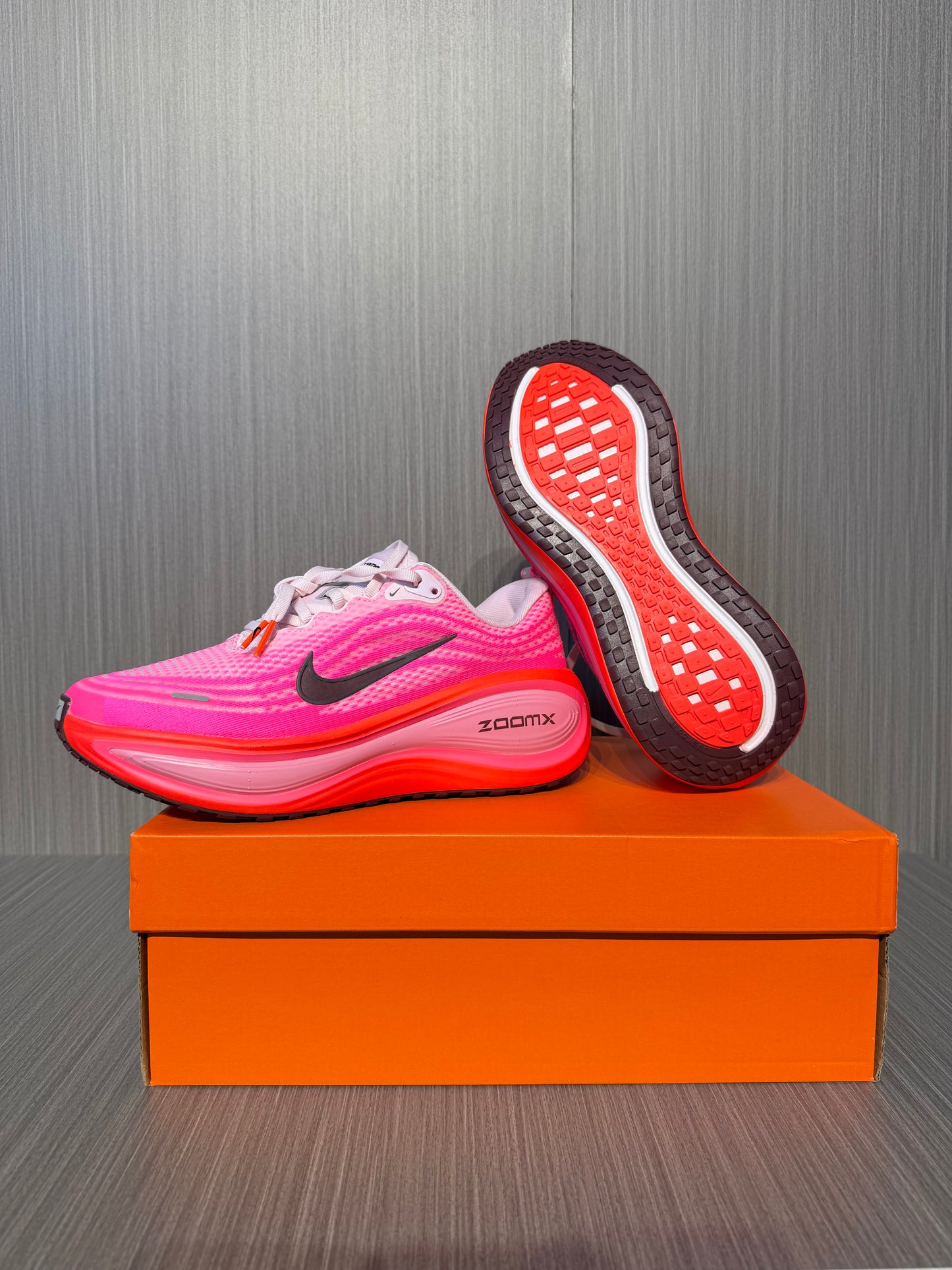 NIKE VOMERO PLUS