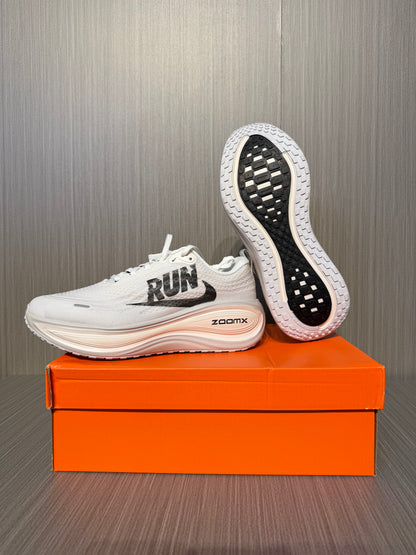 NIKE VOMERO PLUS
