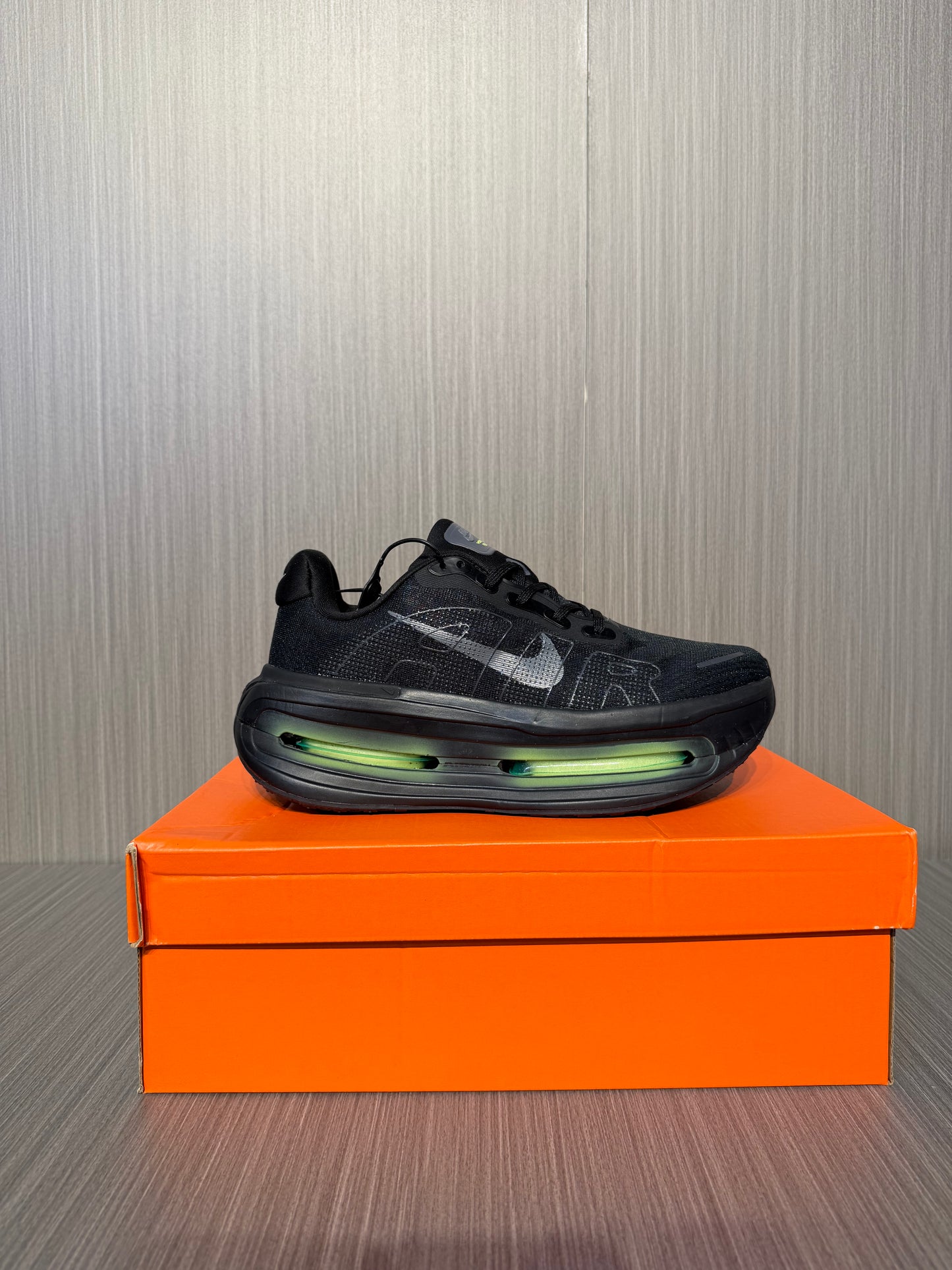 NIKE VOMERO PREMIUM