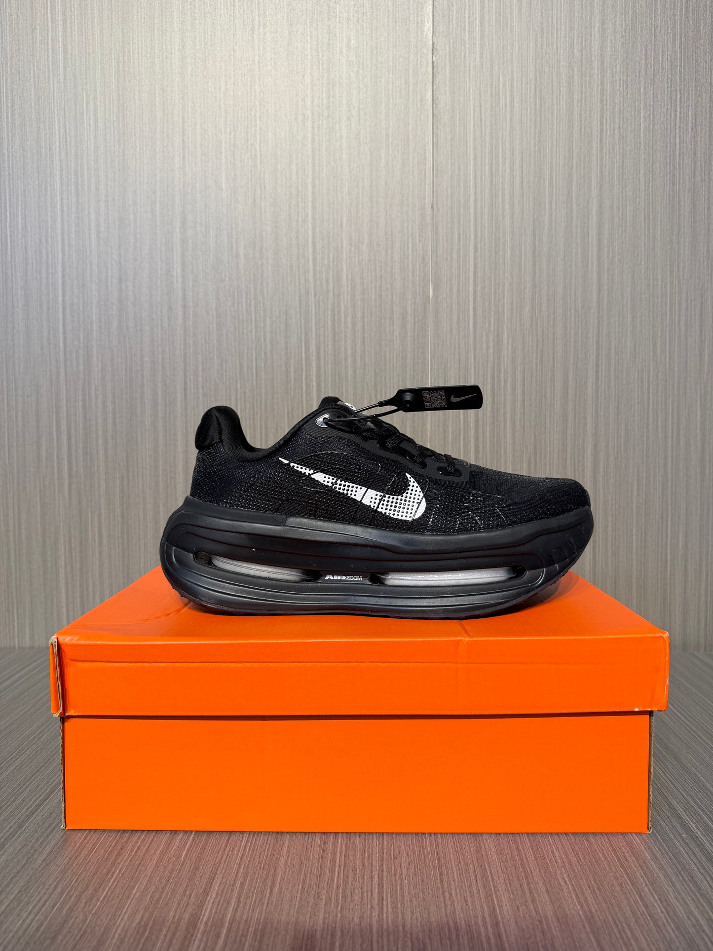 NIKE VOMERO PREMIUM