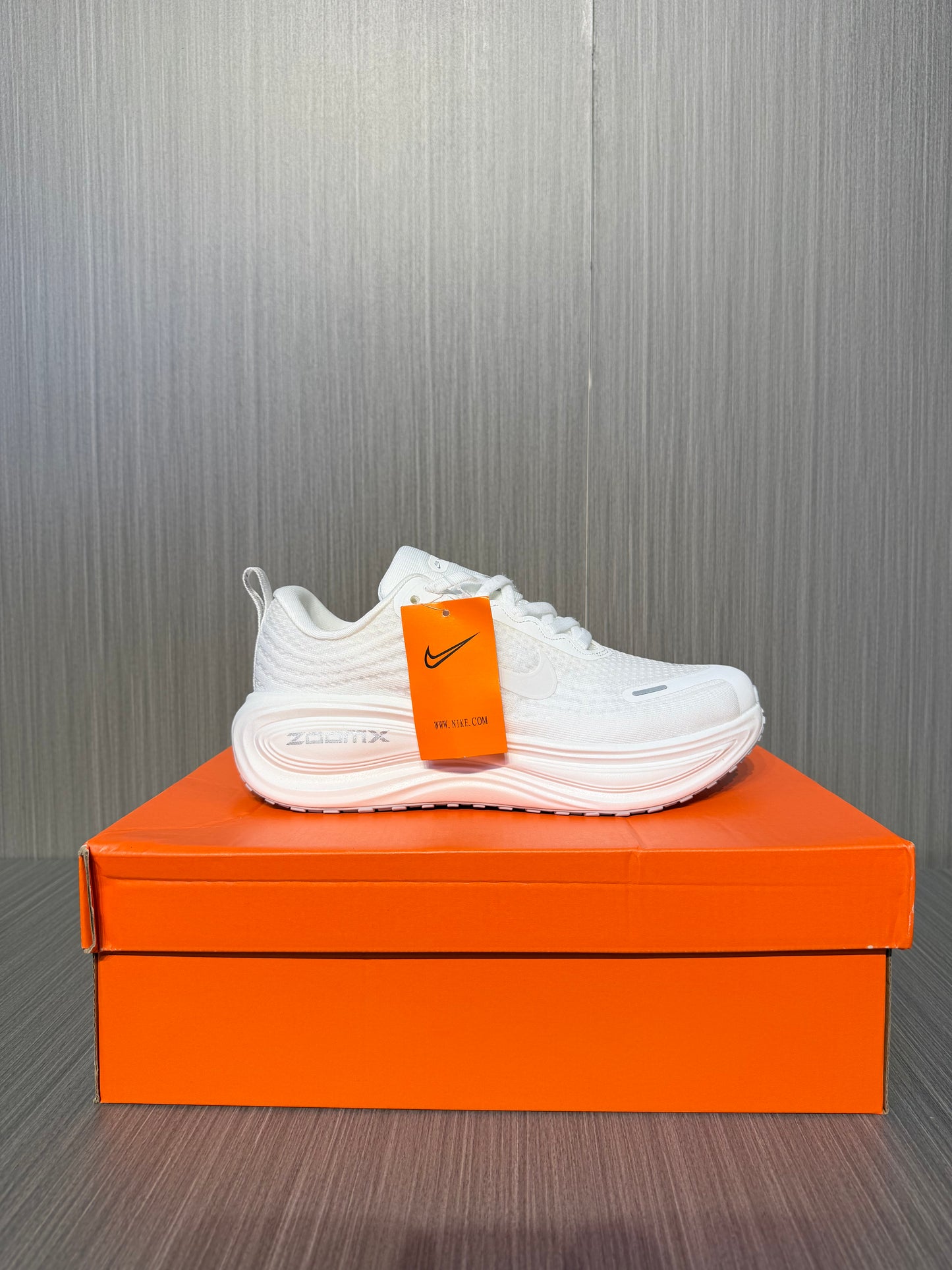 NIKE VOMERO PLUS